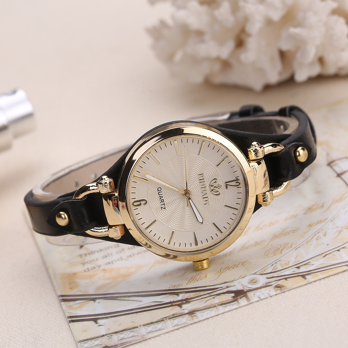 Montre à quartz luxueuse minim - Minimalist Thin Watch avis et prix